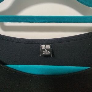 UNIQLO Black Top